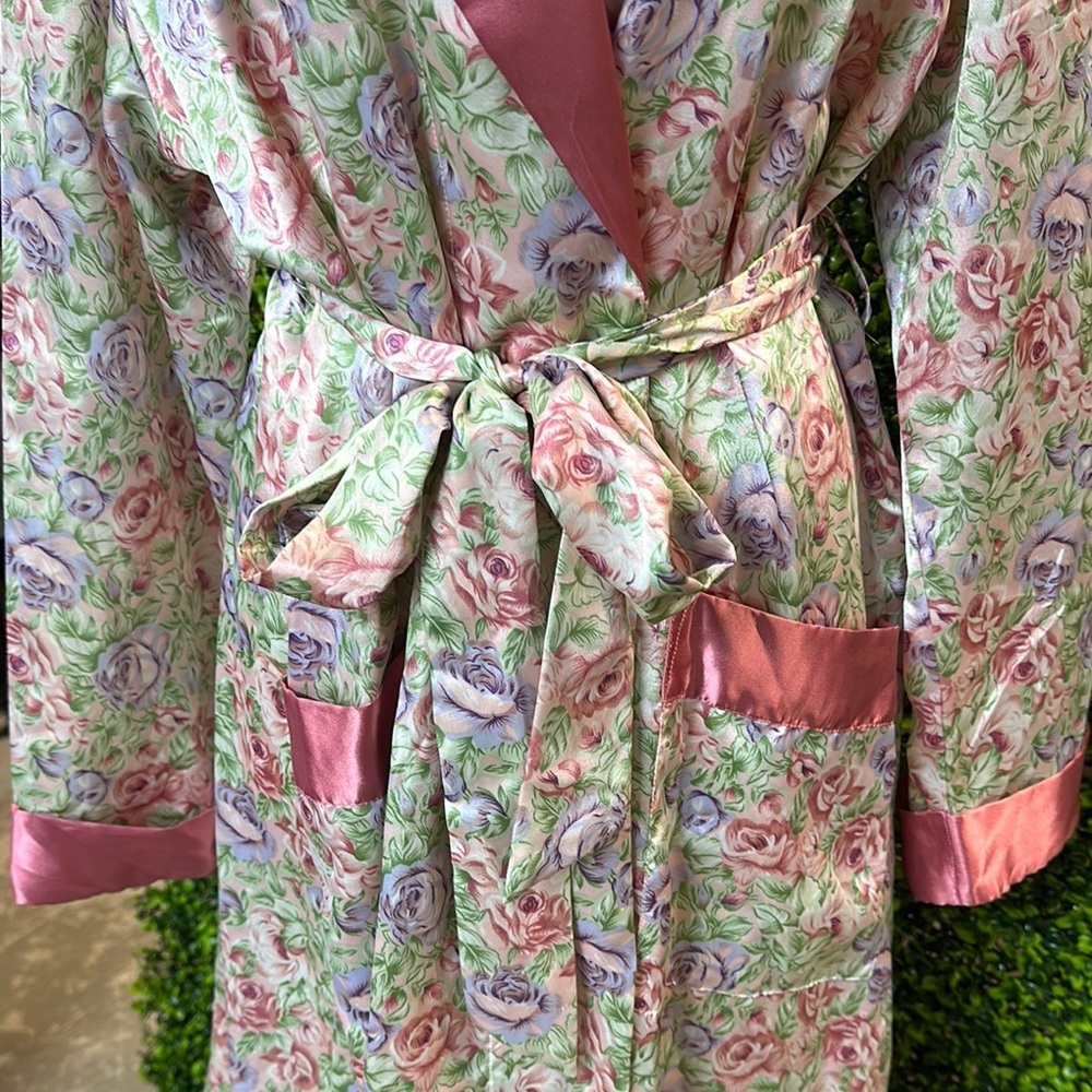 Floral Satin Robe with Pink Trim 3/20/26 - Picture 10 of 17